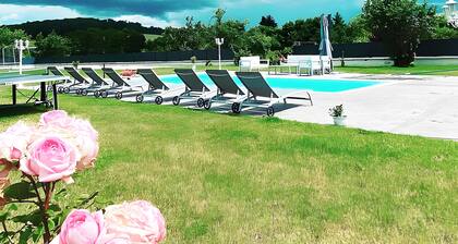 Villa 'Bienvenue A La Saone' mit privatem Pool, gemeinsamer Terrasse und Wi-Fi