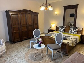 8 Schlafzimmer, Bügeleisen/Bügelbrett, kostenloses WLAN