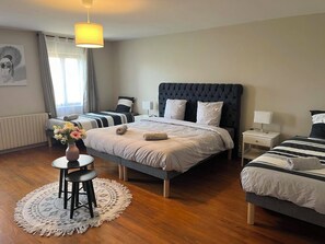 8 chambres, fer et planche à repasser, Wi-Fi gratuit