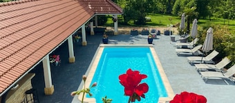 Cottage 'La Campagne' with Private Pool, Private Terrace and Wi-Fi