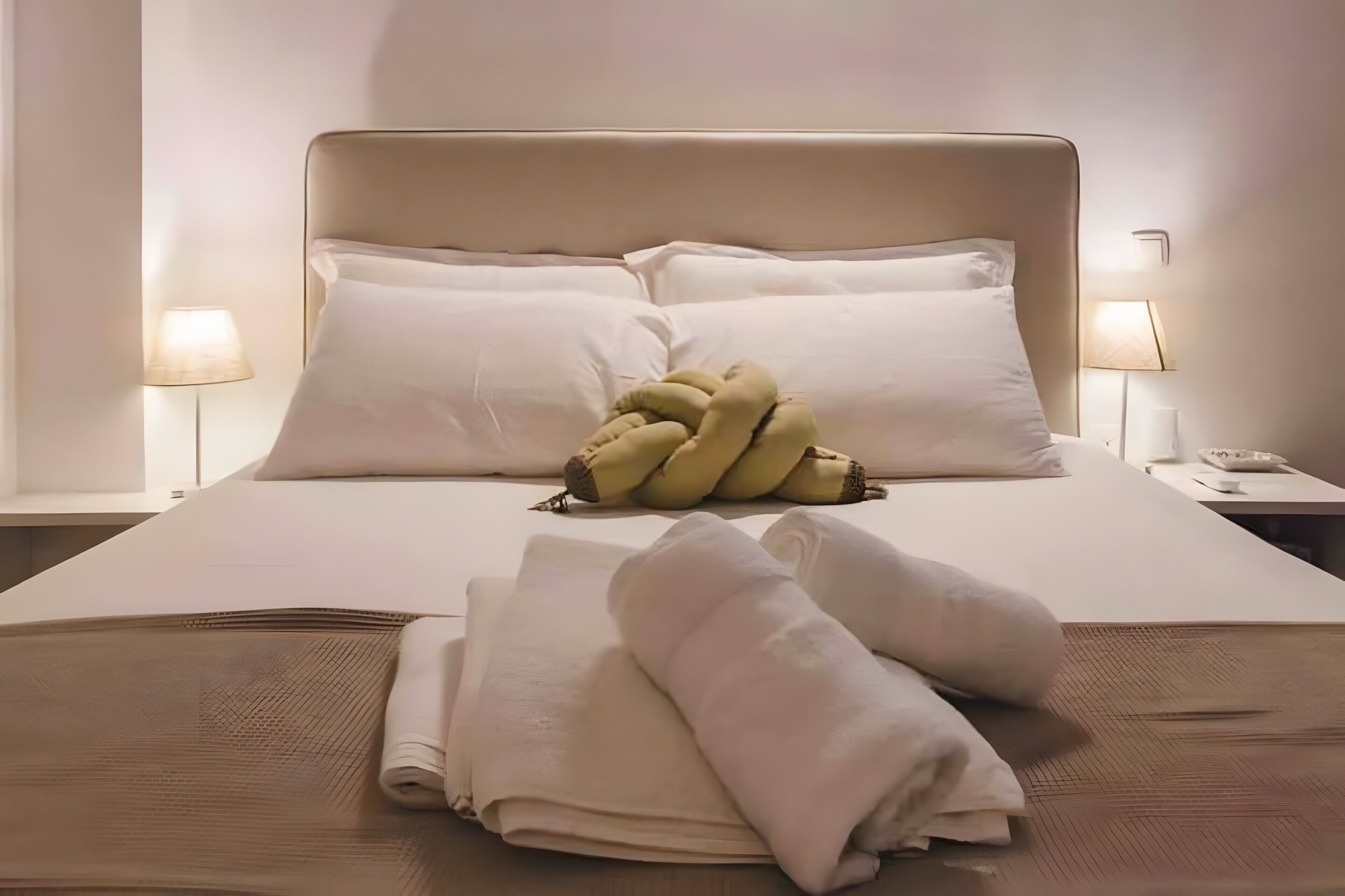 4 室のベッドルーム、アイロン / アイロン台、WiFi (無料)、ベッドシーツ