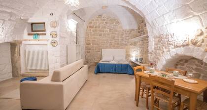 Holiday Home 'Charme Room Dimora D'incanto' with Wi-Fi and Air Conditioning