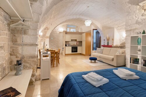 Casa de vacaciones 'Charme Room Dimora D'incanto' con Wi-Fi y aire acondicionado