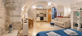 Holiday Home 'Charme Room Dimora D'incanto' with Wi-Fi and Air Conditioning