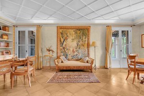 Interior - Villa Polistena by MMega (Polistena)