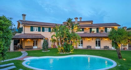 Villa Polistena by MMega