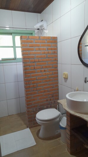 Comfort-Doppelzimmer, Gartenblick | Badezimmer