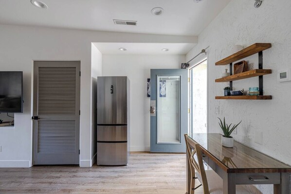 Interior - Pool, Pickleball,  Spa - Serene Studio (St. George)