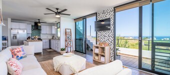 Luxury Cliffside Oceanview Villa with Private Pool and Rooftop. Accommodates 7.