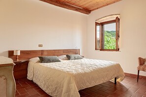 3 bedrooms, free WiFi, bed sheets - Cottage 'Vinombrosa' with Private Pool, Wi-Fi and Air Conditioning (Chianni)