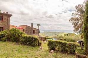 Property grounds - Cottage 'Vinombrosa' with Private Pool, Wi-Fi and Air Conditioning (Chianni)