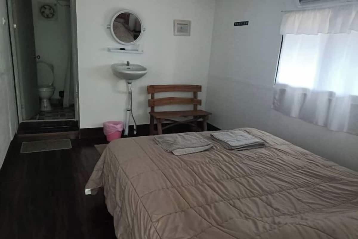Desk, free WiFi, bed sheets
