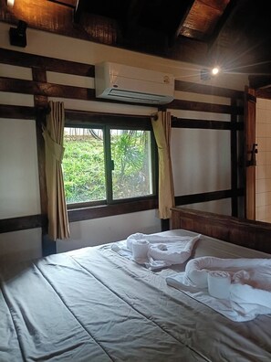 Junior Suite | Desk, free WiFi, bed sheets - Kawarin Saiyai Cottage and Lake (Thong Pha Phum)
