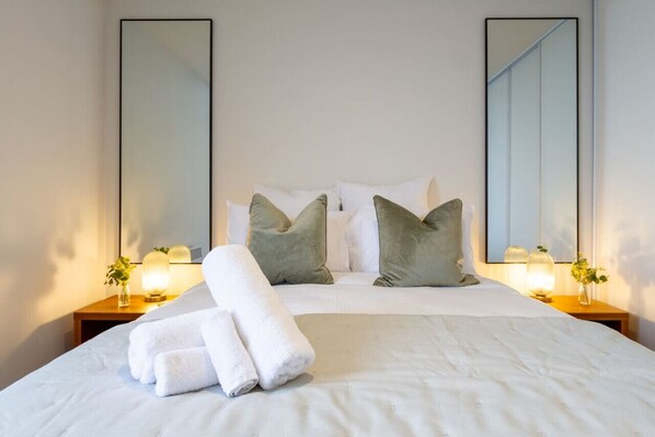 2 bedrooms, desk, iron/ironing board, free WiFi