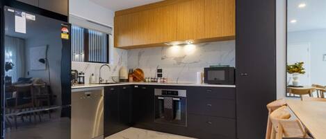 Fridge, microwave, oven, stovetop