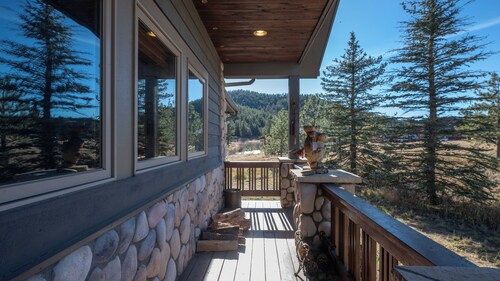 Beautiful Home on 40+ Acres on South Platte River