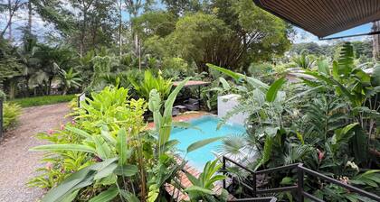 Escondido Retreat Centre | 3 Pools, AC, Yoga Deck, Sleeps 16 people, Game Room