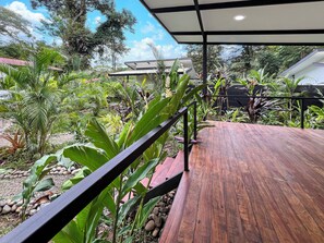 Property grounds - Escondido Retreat Centre | 3 Pools, AC, Yoga Deck, Sleeps 16 people, Game Room (Puerto Viejo de Talamanca)