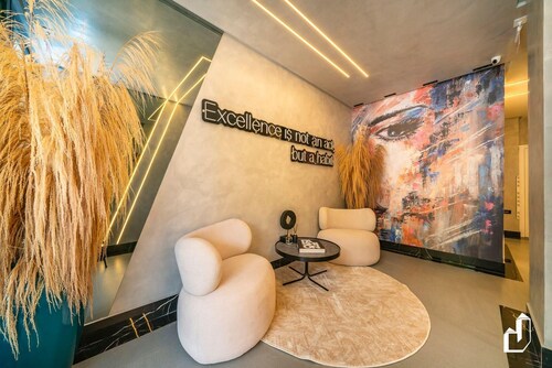 Apartamento com 02 Dormitórios em Canto Grande