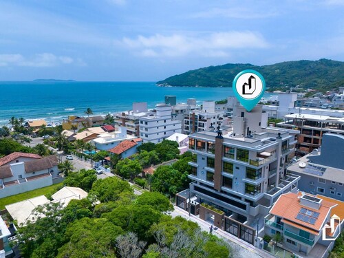 Apartamento com 02 Dormitórios em Canto Grande