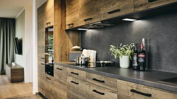 Apartment | Eigene Küche | Kochgeschirr/Geschirr/Besteck
