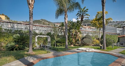 Villa 'Vallegrande' mit Meerblick, WLAN und Klimaanlage