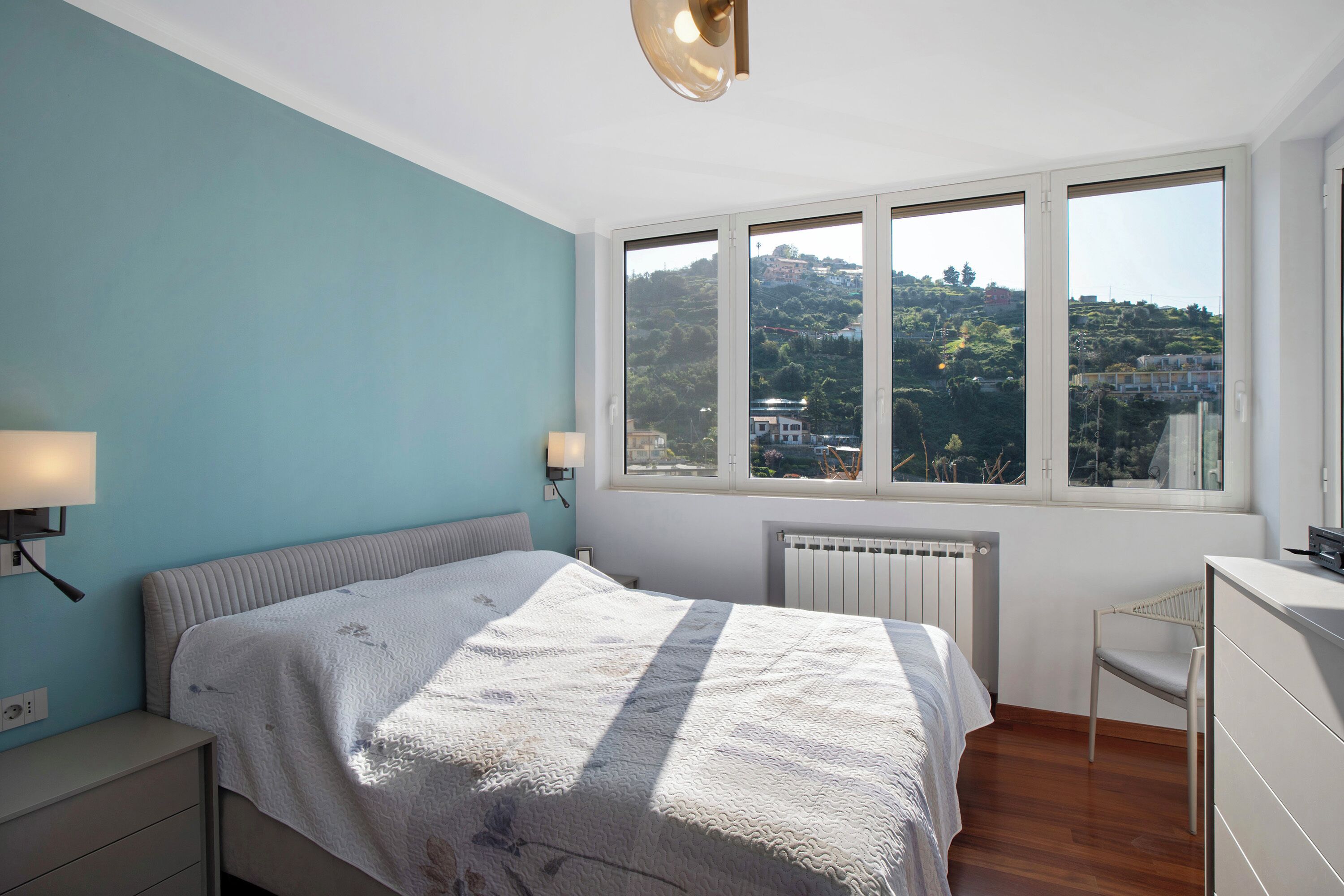 4 bedrooms, iron/ironing board, free WiFi, bed sheets