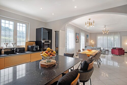 Villa “Vallegrande” with Sea View, Wi-Fi, and Air Conditioning