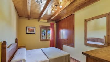 4 dormitorios, tabla de planchar con plancha, wifi gratis y ropa de cama