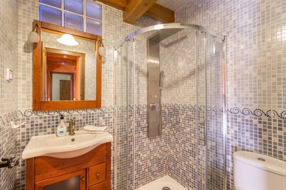 Country House 'El Alarife' with Mountain Views, Wi-Fi and Air Conditioning