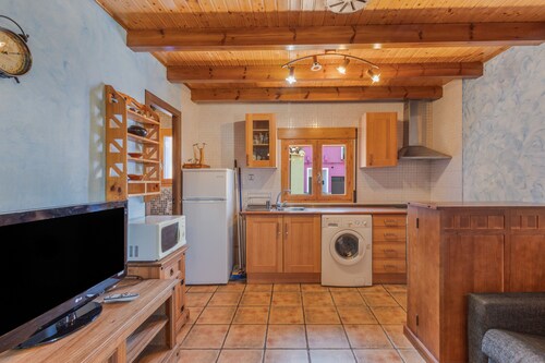 Country House 'El Alarife' with Mountain Views, Wi-Fi and Air Conditioning