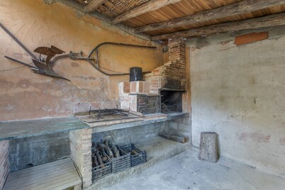 Country House 'El Alarife' with Mountain Views, Wi-Fi and Air Conditioning