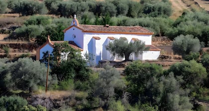 Casa rural 'El Alarife' con vistas a la montaña, Wi-Fi y aire acondicionado