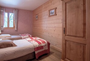 2 slaapkamers, een strijkplank/strijkijzer, gratis wifi, beddengoed