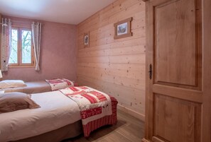 2 slaapkamers, een strijkplank/strijkijzer, gratis wifi, beddengoed