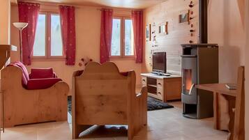 TV, fireplace, DVD player, ping pong