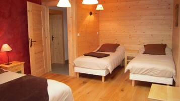 3 Schlafzimmer, Bügeleisen/Bügelbrett, kostenloses WLAN, Bettwäsche