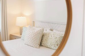 2 bedrooms, iron/ironing board, travel cot, free WiFi