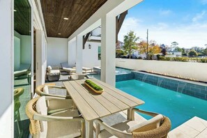 Outdoor dining - Poppy House (Santa Rosa Beach)