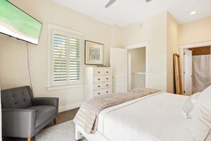 2 habitaciones, tabla de planchar con plancha y cuna de viaje 