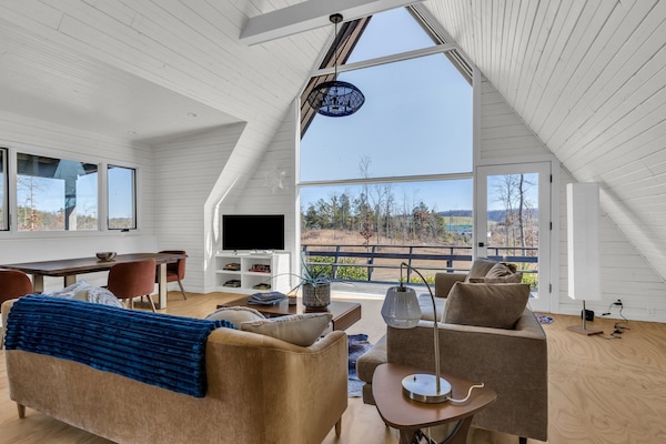 Smart TV, libros, estéreo, impresora