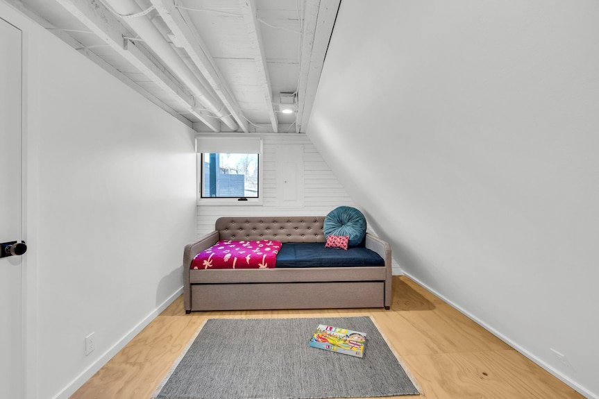 Modern 4 Bedroom A-frame On 21 Acres W/view - 채터누가