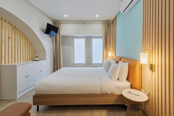 1 bedroom, bed sheets