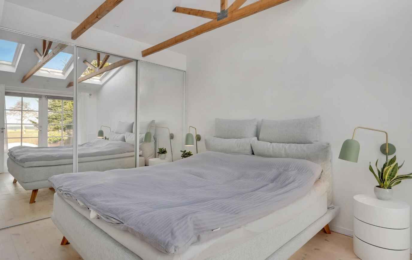 3 bedrooms, iron/ironing board, free WiFi, wheelchair access