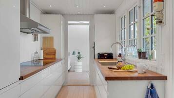 Réfrigérateur, four, plaque de cuisson, lave-vaisselle