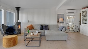 TV, fireplace, stereo - Lovely summer house by Arresø (Hillerød)