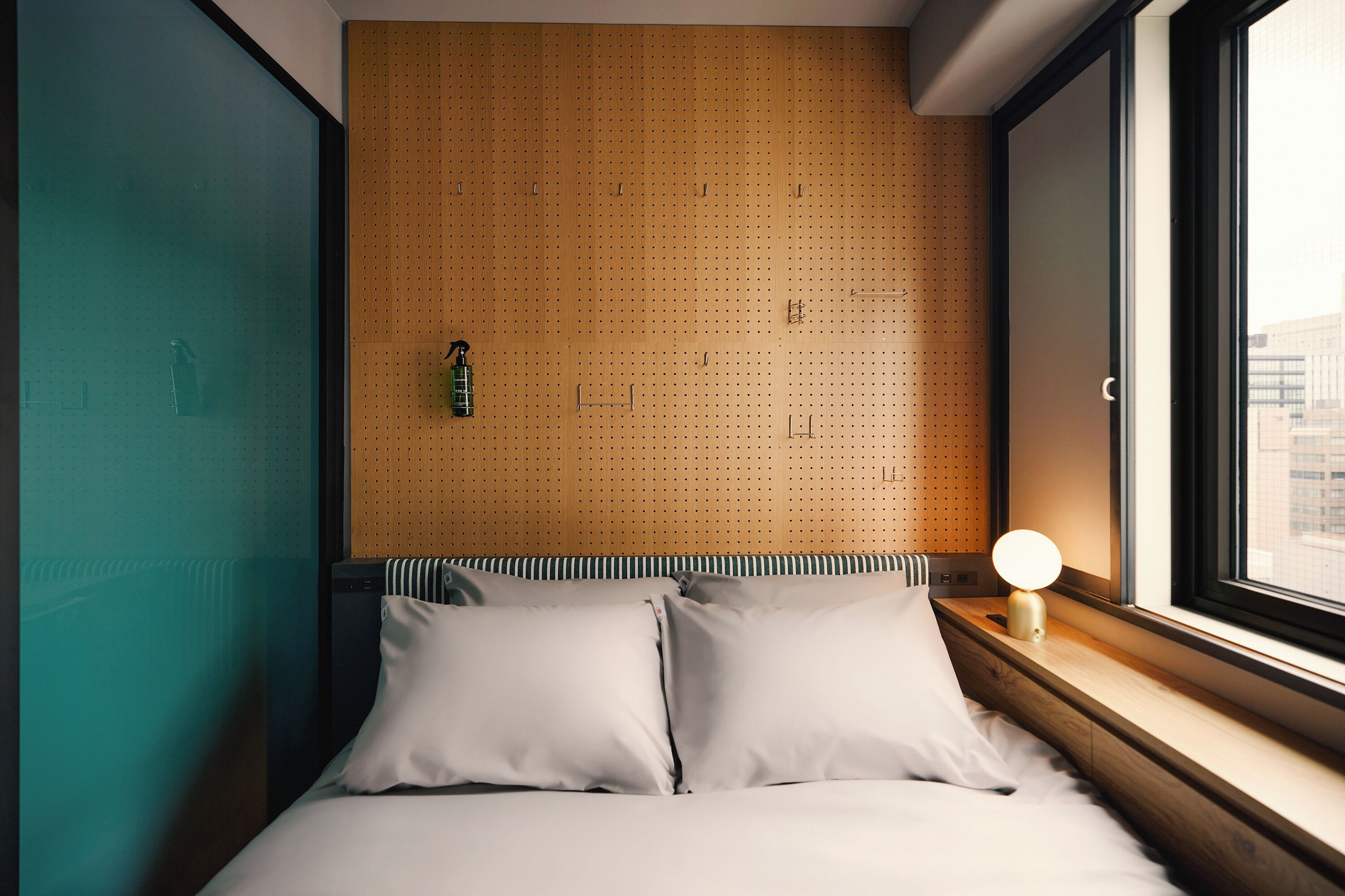 デスク、WiFi (無料)