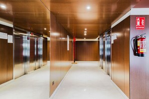 Interior - Blueground | Sanchinarro, pool & gym, nr green (Madrid)