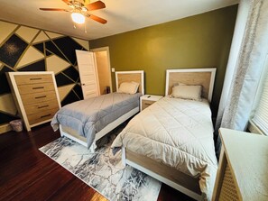 3 bedrooms, desk, iron/ironing board, free WiFi