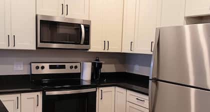 Charming 2 bedroom apartment with WiFi, fitness room in fabulous London